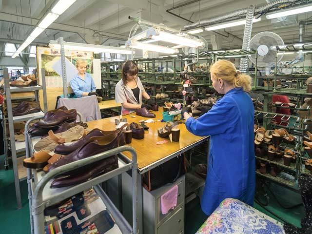 angajatori industrie ușoară