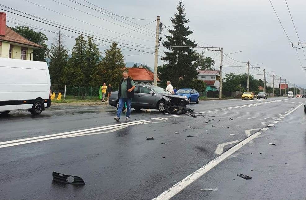 Accident-rutier-la-Dumbrava-Roșie-FOTO-2