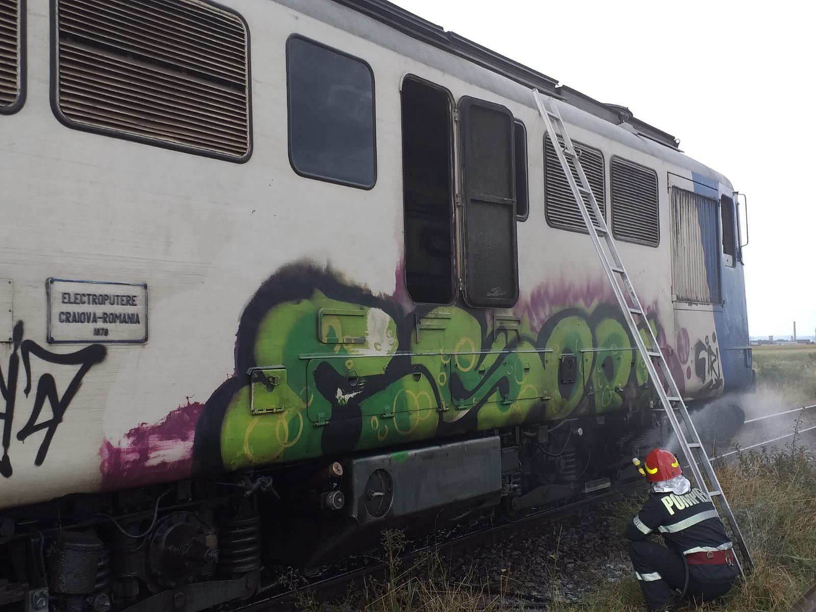 incendiu-lovomotiva-tren