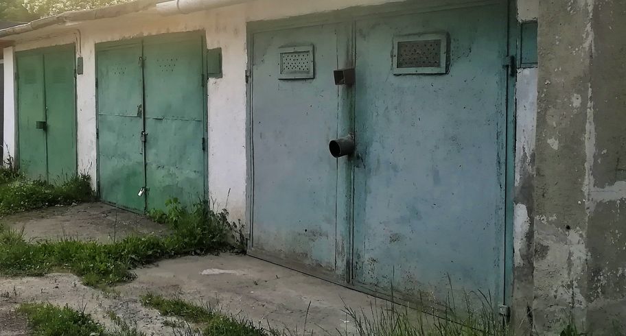 proprietarii garajelor
