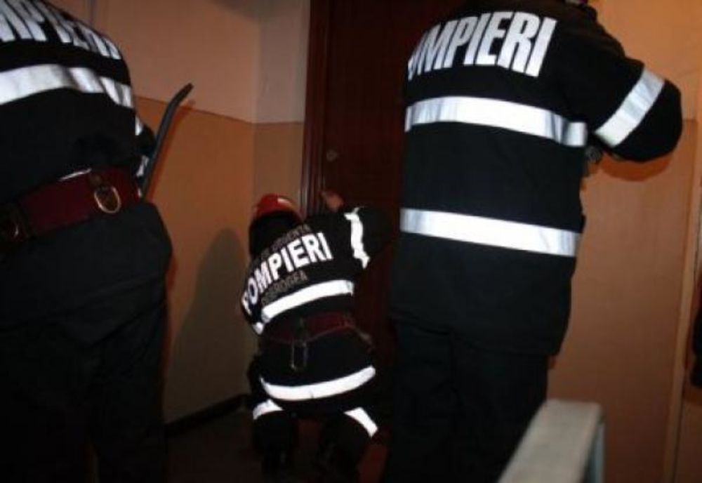 Copil de trei ani, rămas blocat în apartament