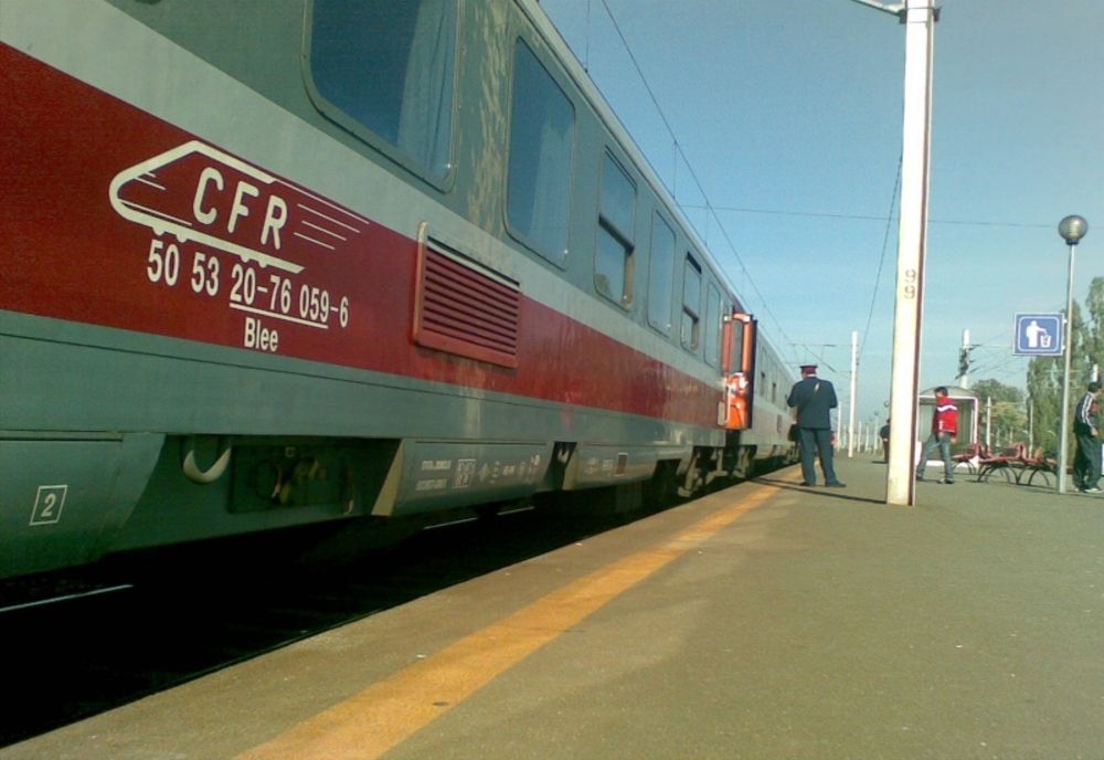 Un bărbat a murit electrocutat pe un vagon de tren, în Roman