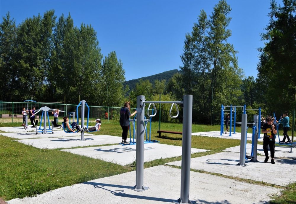 La doi ani după ce au fost achiziționate, aparatele de fitness au fost montate în Piatra-Neamț
