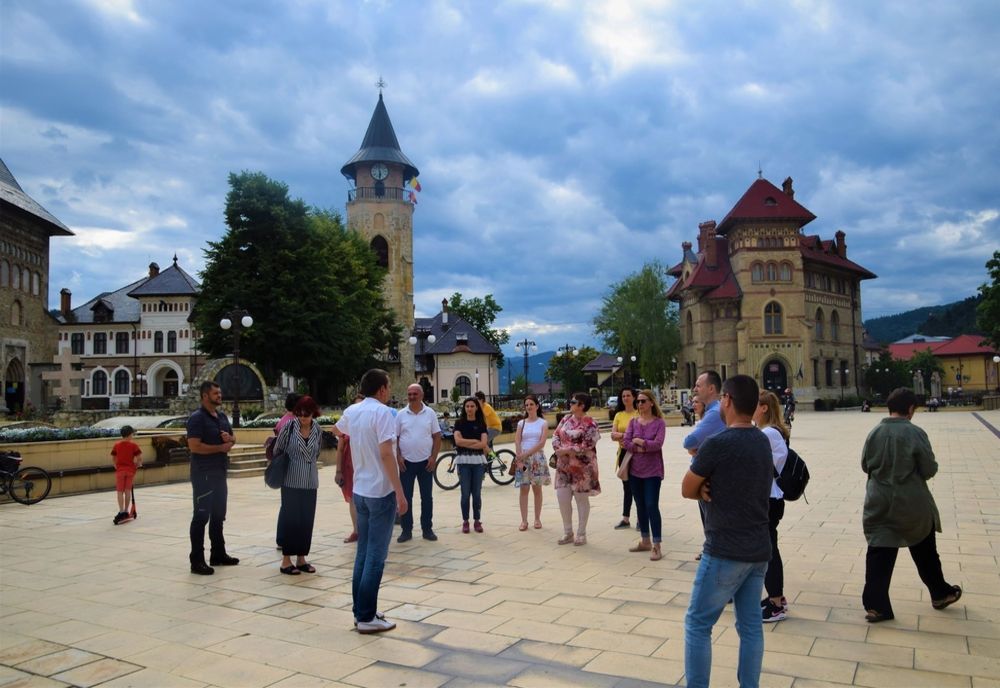 Tur pietonal ghidat în zona centrului istoric al municipiului Piatra-Neamț