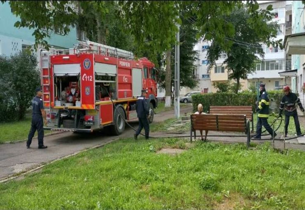 Incendiu în Roman pornit de la o mașină de spălat 