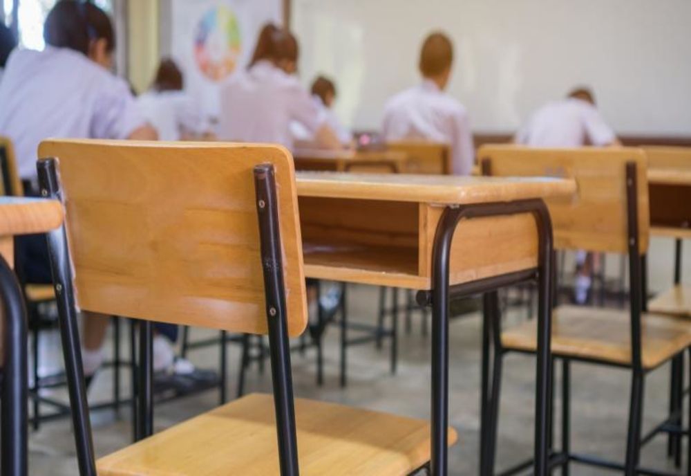 Elevii vor primi câte 350 de lei, în fiecare an, pentru uniforme. Când va intra în vigoare proiectul