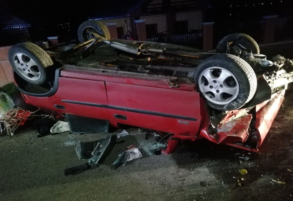 Și-a pierdut viața după ce s-a răsturnat cu mașina