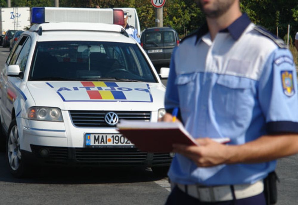 125 de permise de conduucere reținute și sute de amenzi