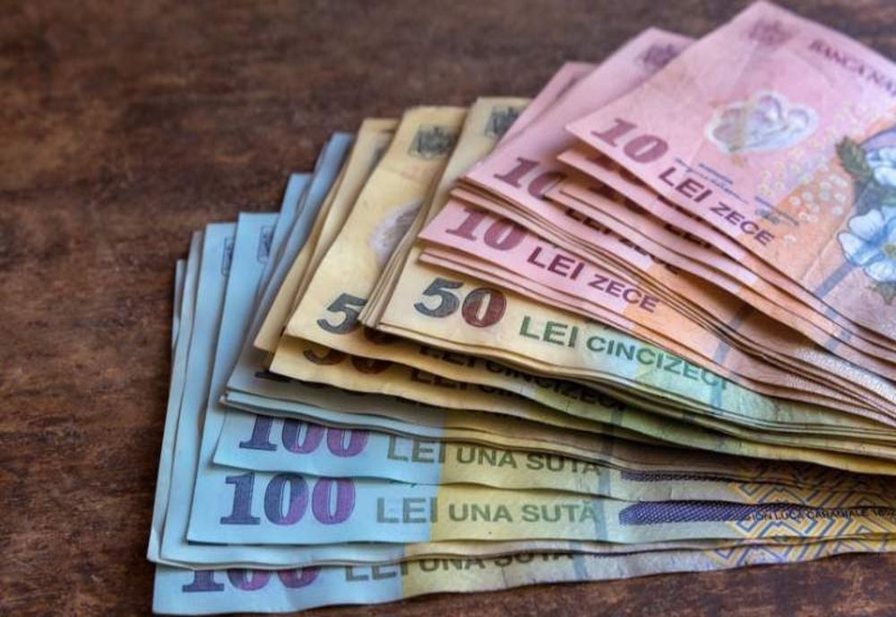 Câştigul salarial mediu nominal net a scăzut la 3.365 lei, în luna februarie