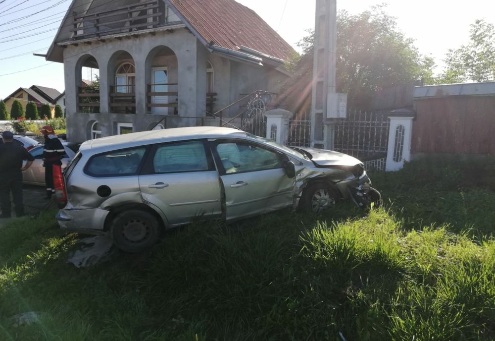 Autoturism ieșit în decor la Bălțătești 