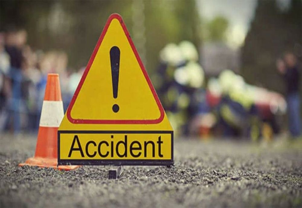 Lipsa de experiență la volan, l-a oprit pe un tânăr de 19 ani într-un stâlp