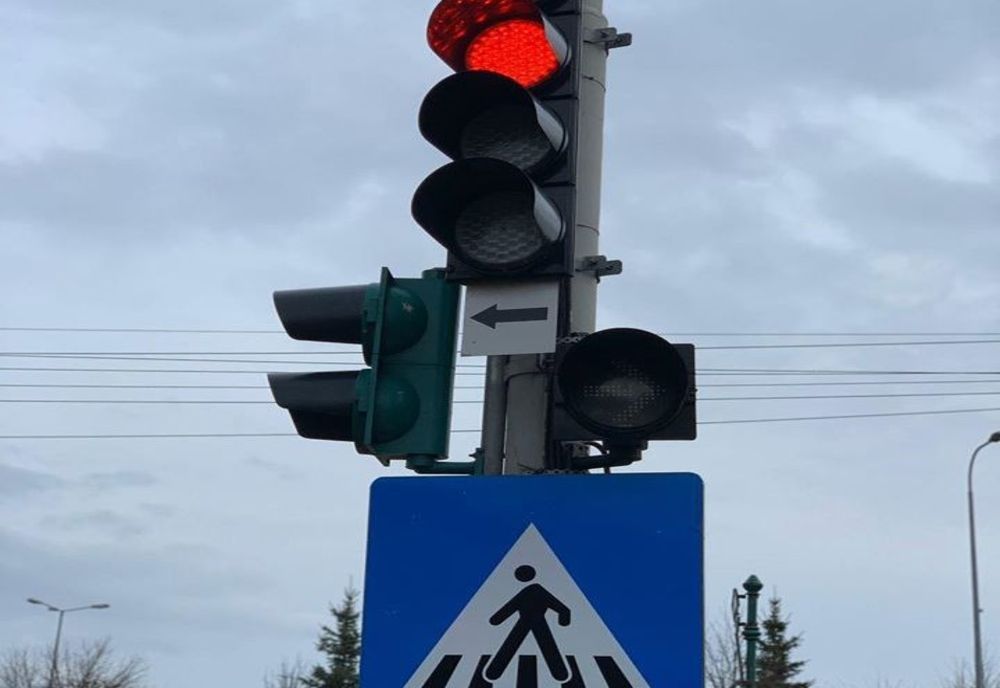 Un minor de 8 ani a trecut strada pe roșu. A ajuns la spital