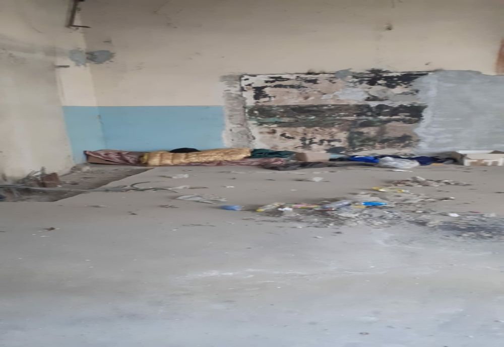 Oamenii fără adăpost înghețată pe străzile din Piatra-Neamț, dar refuză ajutorul