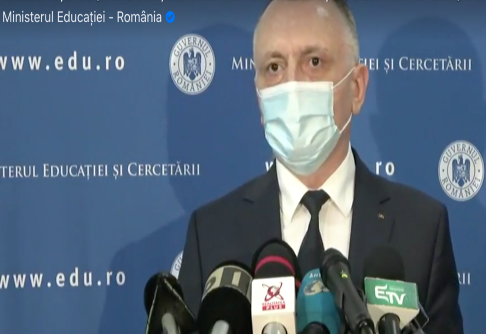 Sorin Cîmpeanu: Nu a scăzut cuantumul burselor pentru elevi şi nici nu a existat o tăiere a numărului de beneficiari