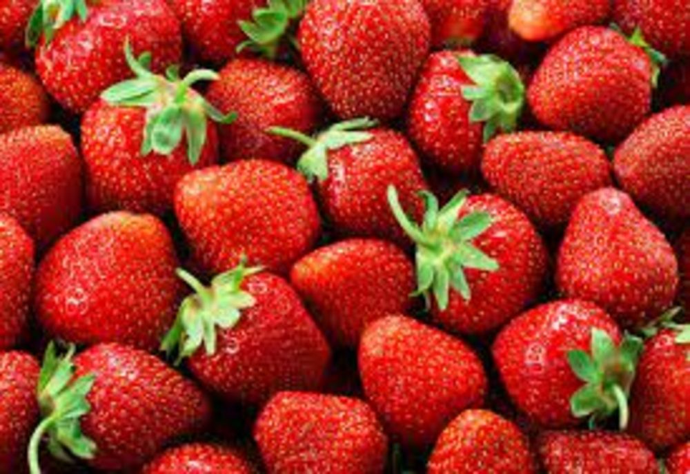 Fructul banal care face adevărate miracole în tratamentele cosmetice. Folosește-l pentru ten, corp și păr