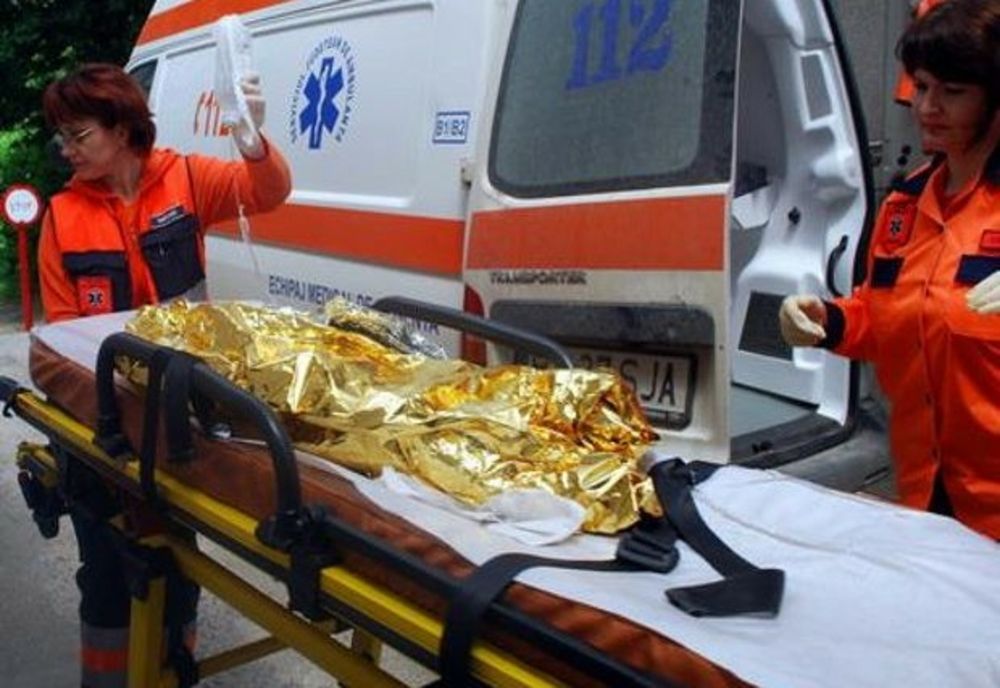 Incendiu la Tașca! O bătrănă a suferit arsuri la nivelul capului și a mâinilor