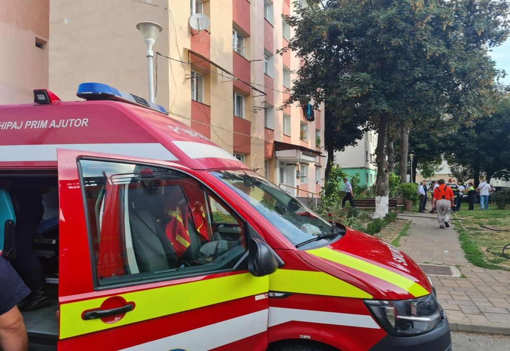 Explozie într-o garsonieră din Piatra-Neamț- FOTO