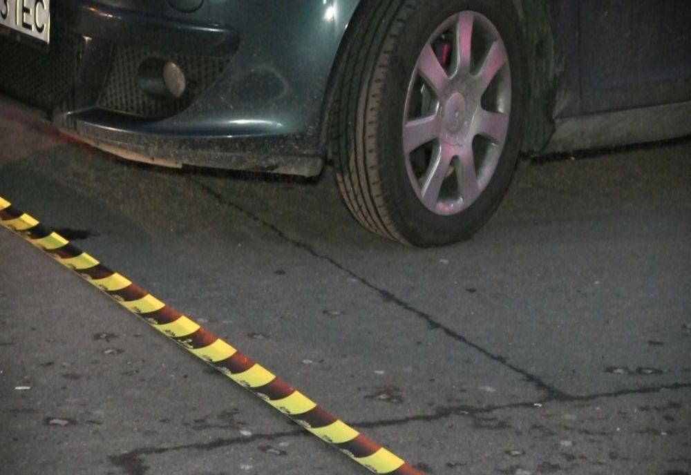 Beat de la primele ore ale dimineții, a fost lovit de o mașină