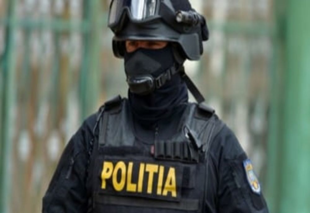 Și-a obligat fiica minoră să cerșească și să se prostitueze. Monstrul a ajuns în arest