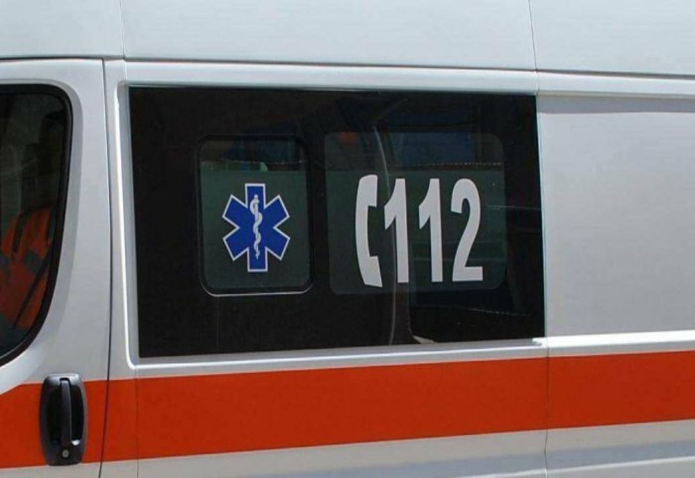 O femeie a fost rănită după ce a ieșit cu mașina în decor