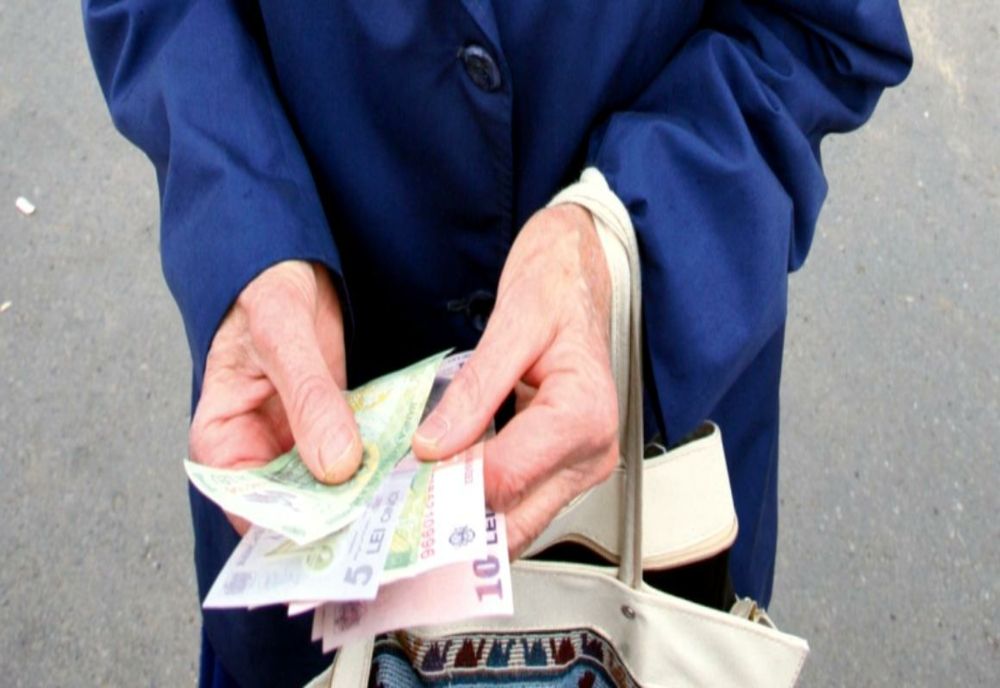 EUROSTAT: ROMÂNII AU CELE MAI MICI PENSII DIN UNIUNEA EUROPEANĂ