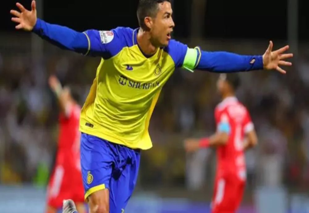 CRISTIANO RONALDO A DEVENIT PRIMUL FOTBALIST MILIARDAR!