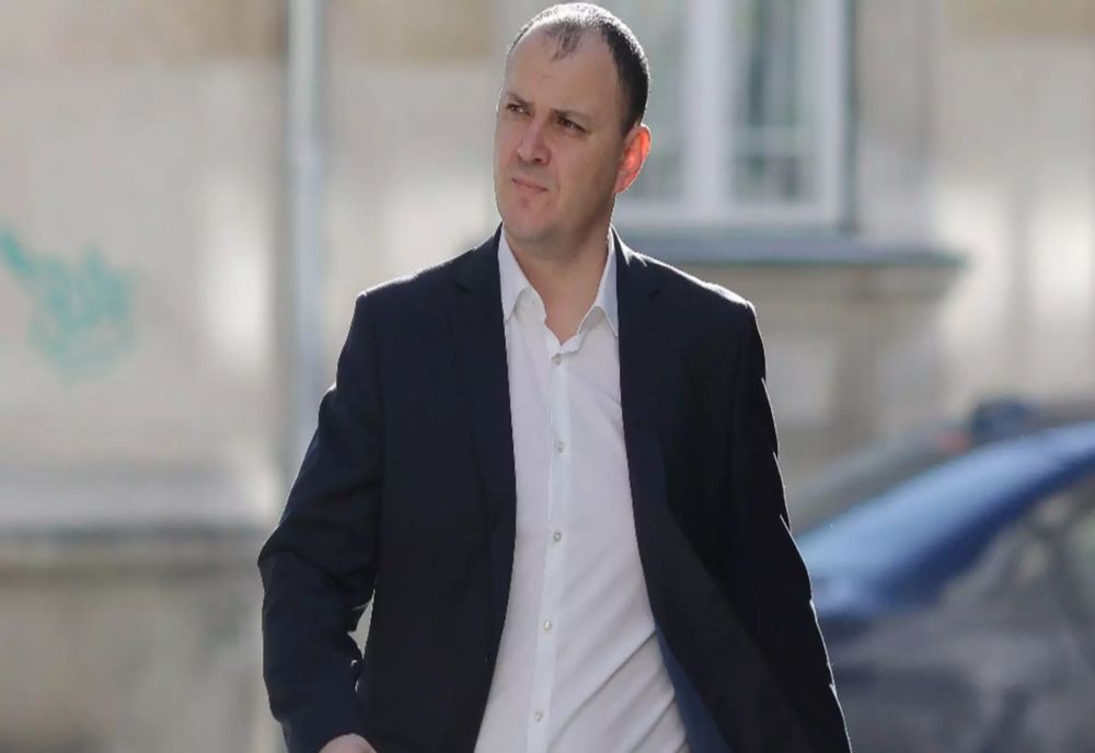 CUM S-A MUFAT FUGARUL SEBASTIAN GHIȚĂ LA BANII DAȚI DE NICUȘOR DAN. CARACATIȚA CARE A CĂPUȘAT FONDURILE PUBLICE