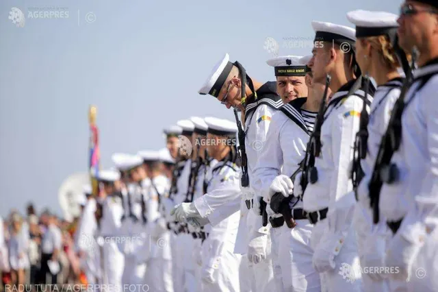 VIDEO Constanța: Peste 3.500 de militari români și străini, peste 50 de nave și ambarcațiuni și 15 aeronave la Ziua Marinei
