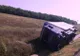 Trafic oprit pe DN 15 după ce un TIR a căzut într-o râpă
