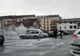 Incendiu la un autoturism în parcarea unui centru comercial din Piatra-Neamț (FOTO)