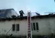 O clădire în care se aflau 40 de butelii cu oxigen a luat foc, azi-noapte (FOTO)