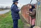 Polițiștii nemțeni, la pas prin sate pentru prevenirea  comiterii de înșelăciuni prin metoda ”Accidentul”