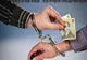 Șpagă pentru falsificarea unui dosar de pensie