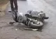 Atât de beat că a căzut de pe moped! Acum are și dosar penal