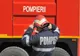 Panică într-un bloc din Roman! Cineva a incendiat fereastra unei camere