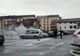 Incendiu la un autoturism în parcarea unui centru comercial din Piatra-Neamț (FOTO)