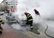 O mașină a luat foc în Piatra-Neamț