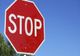 Bărbat rănit după ce un șofer nu a oprit la STOP