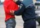 Scandalagiu violent reținut de polițiști