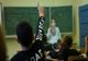 Guvernul va suplimenta cu 750 numărul de posturi din învăţământul preuniversitar