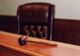 Polițist acuzat de luare de mită, folosire abuzivă a funcţiei în scop sexual şi abuz în serviciu, condamnat de Curtea de Apel Brașov