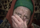 VIDEO | Durere și neputință. O pensionară, mama și tată pentru cei 7 nepoți