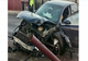 Un șofer a scăpat autoturismul de sub control și s-a oprit într-un gard