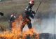 Un incendiu de vegetație uscată, la un pas să aprindă o locuință din comuna Gâdinți