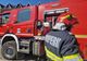UN SUBOFIȚER ISU I-A LUAT LA BĂTAIE PE POMPIERII CARE AU VENIT SĂ STINGĂ CASA PE CARE SINGUR A INCENDIAT-O